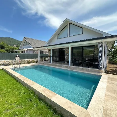 Yazz Villa Candir